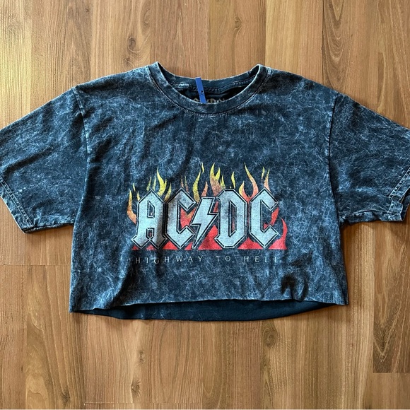Hot Topic | Tops | Nwt Acid Washed Acdc Cropped Tshirt Size Sm Hot ...